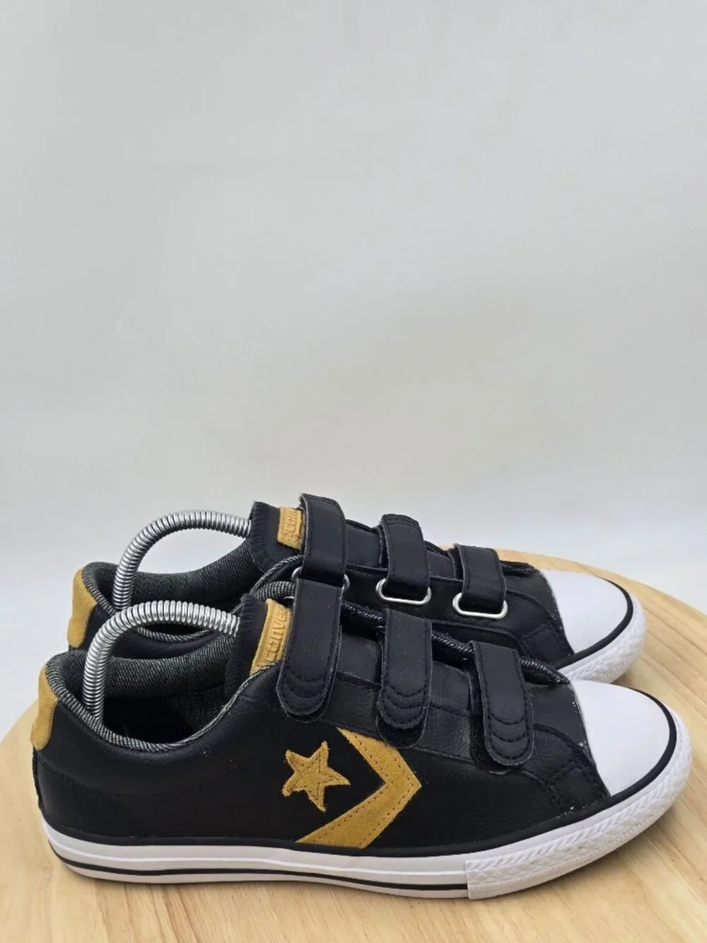 Converse Star Player 3V OX sneakers  Junior Boys sz 6